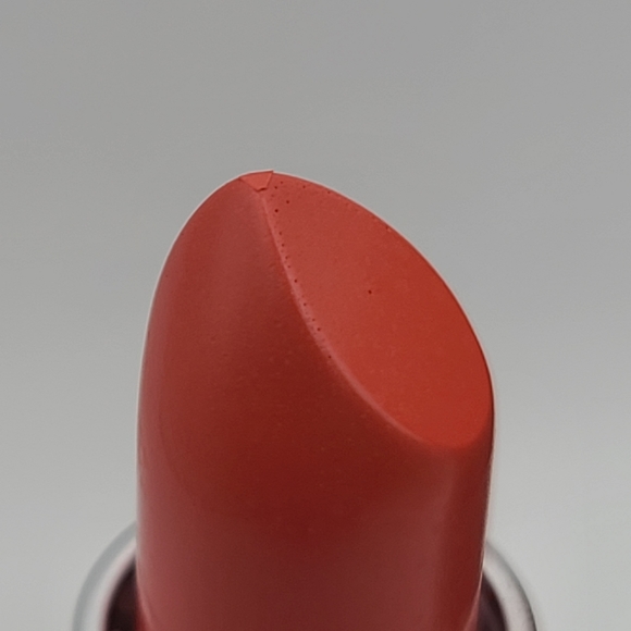 Mac Cosmetics Amplified Creme Lipstick in 120 Vegas Volt - Picture 3 of 8